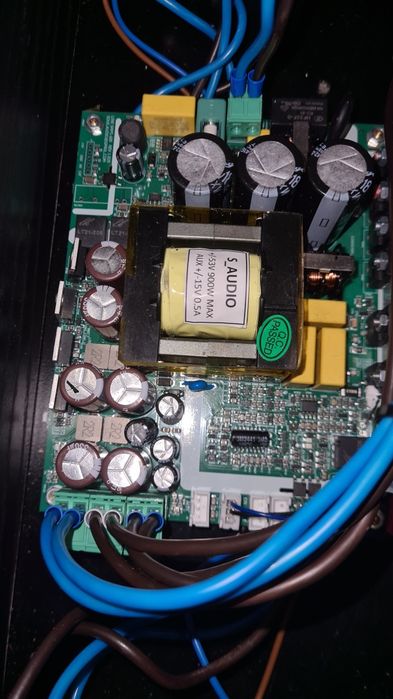 Підсилювач на модулях purifi 2.062