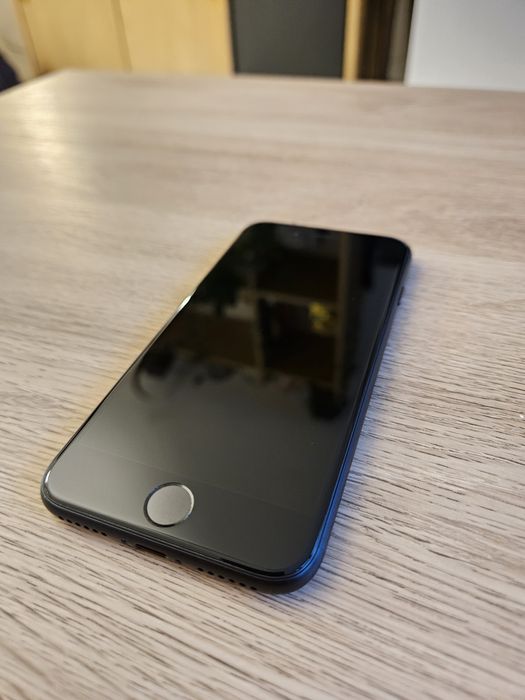 Iphone SE3 (2022) 64 Gb - 93% Baterii! + szkło