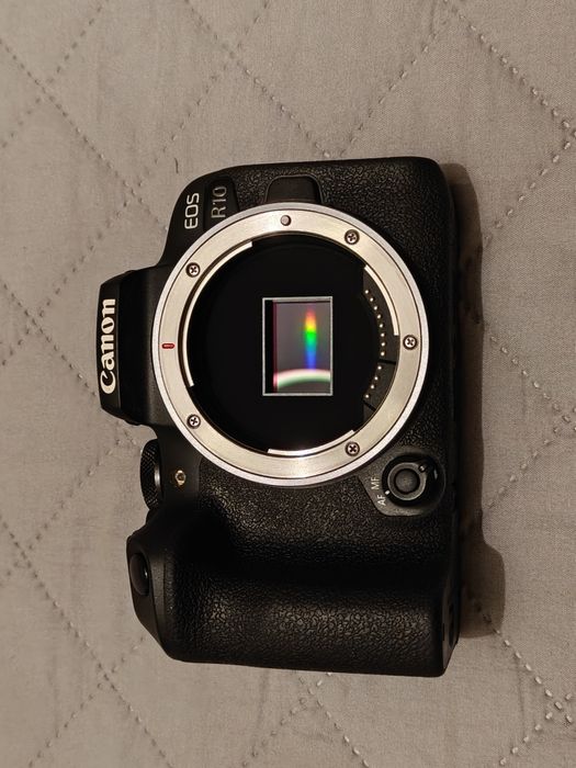 Canon EOS R10 como nova, com lente RF-S 18-45
