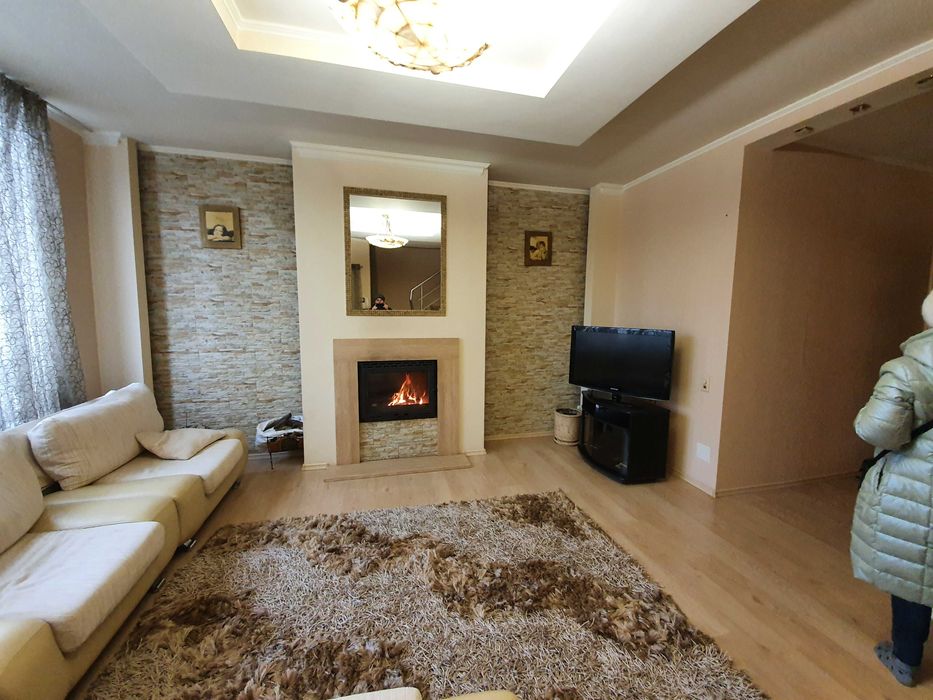 Продам коттедж  возле моря