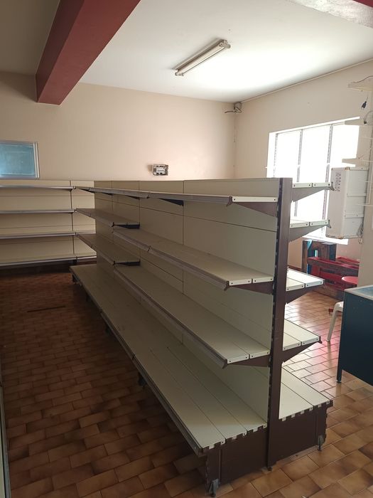 Aluga se supermercado ou outro ramo