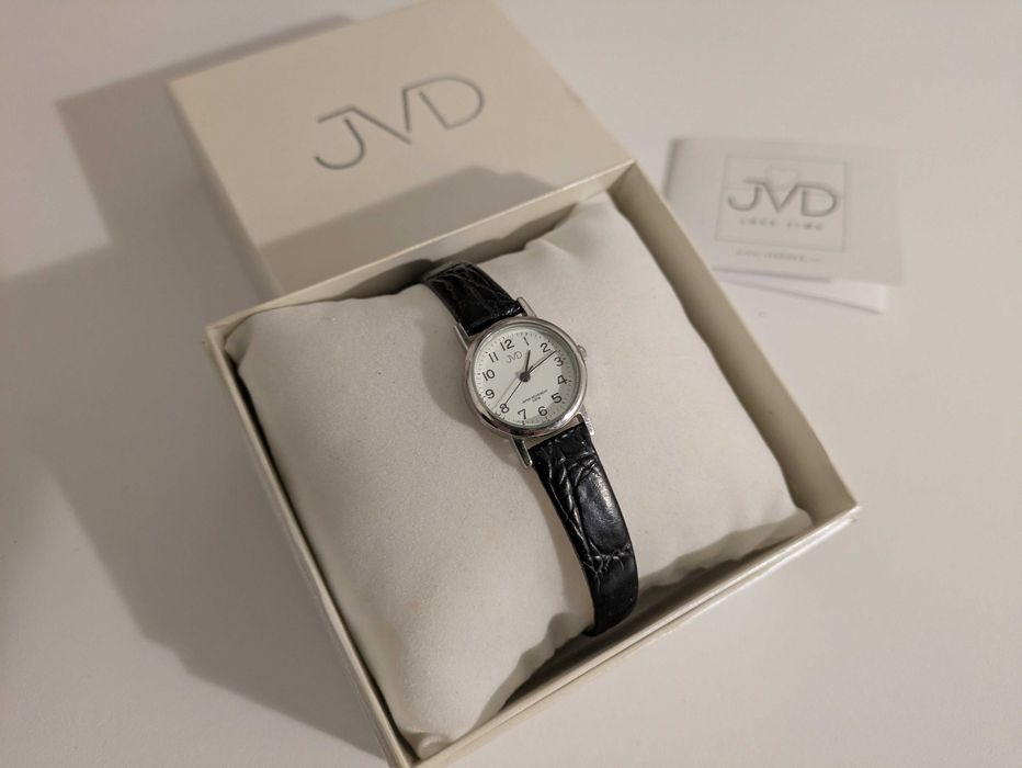 Zegarek damski JVD j4010.2 klasyczny na rękę