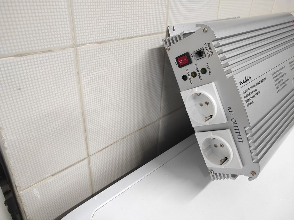 Vendo ou troco conversor 24v para 220v