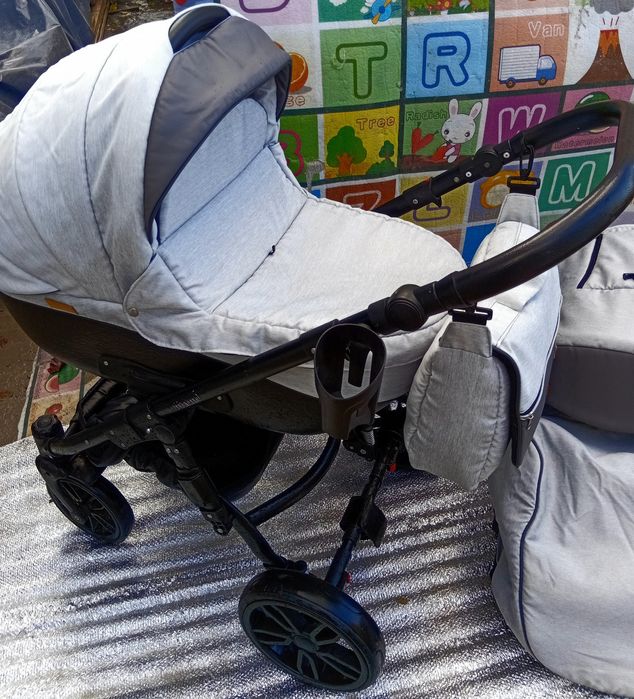 Продам дитячу коляску Nami 2 блока полний комплект.