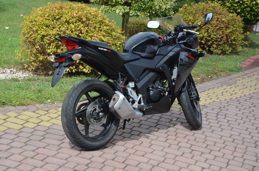 honda cbr 125r rok 2016