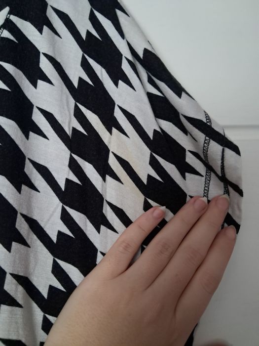 Sukienka czarno biała