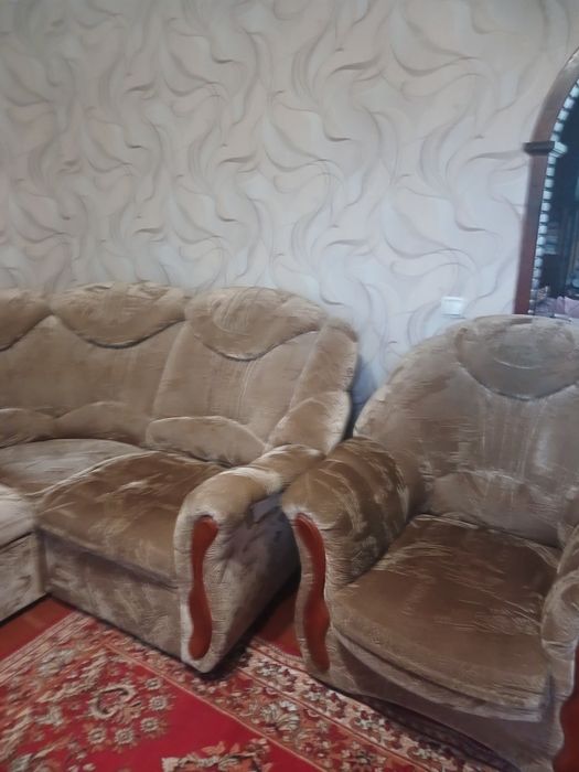 Продам диван угловой