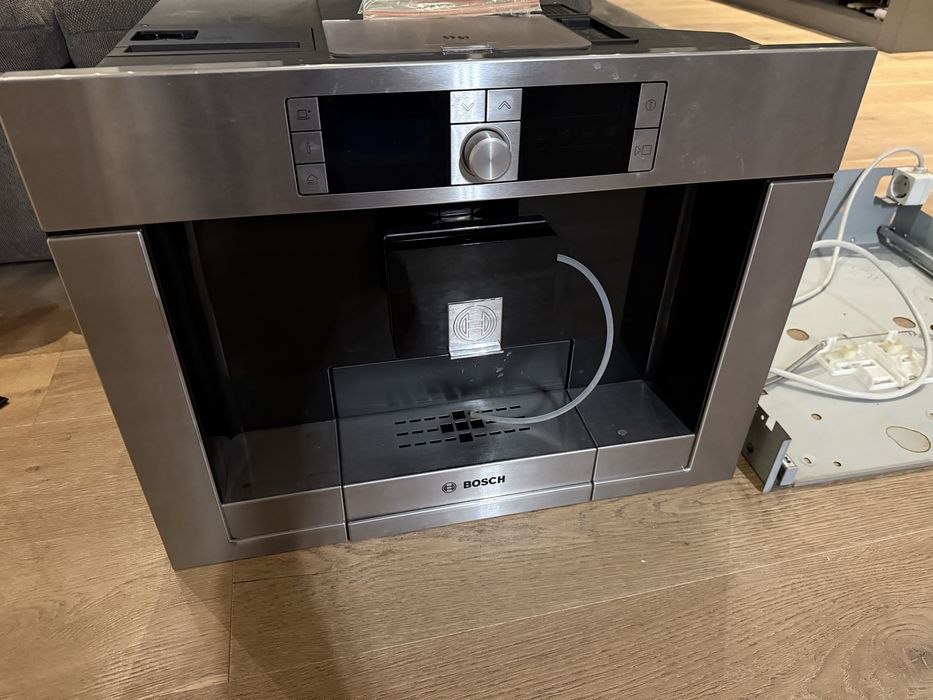 Ekspres do kawy BOSCH do zabudowy TCC78K750