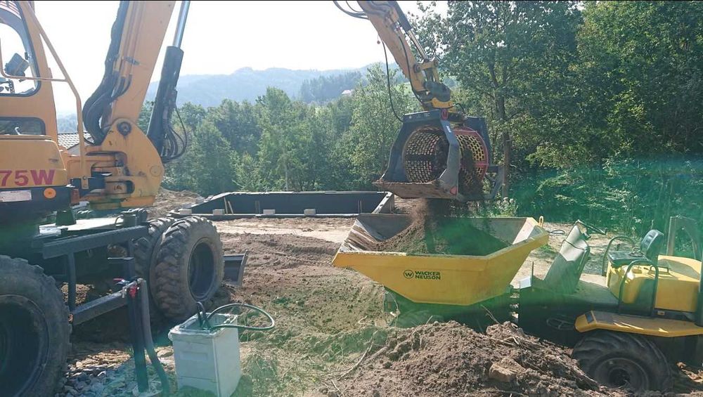 Wycinka karczowanie drzew, obcinanie gałęzi, wykaszanie, rębak zrębka.