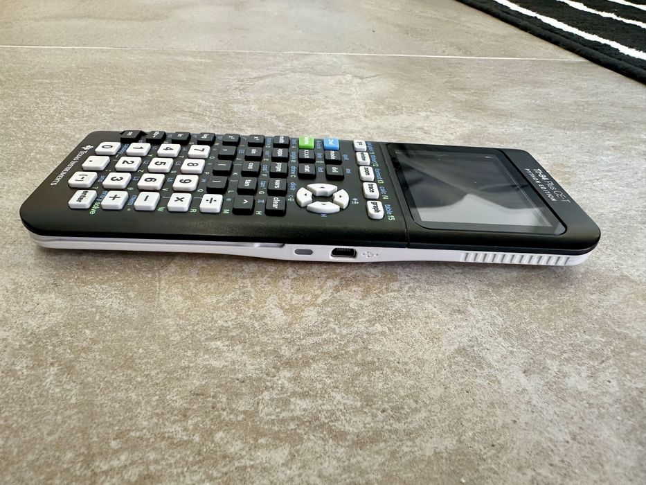 Calculadora Gráfica Texas Instruments TI-84 Plus CE-T (Python Edition)