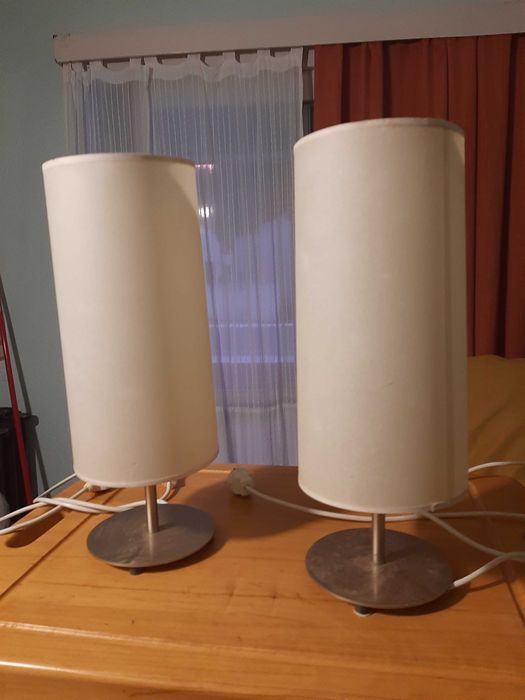 Dois candeeiros usados