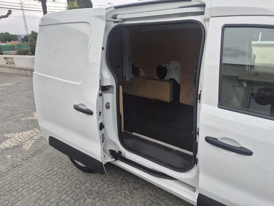 Renault Express van diesel 1.5 Blue dCi Confort.  VIATURA COM IVA DEDUTÍVEL