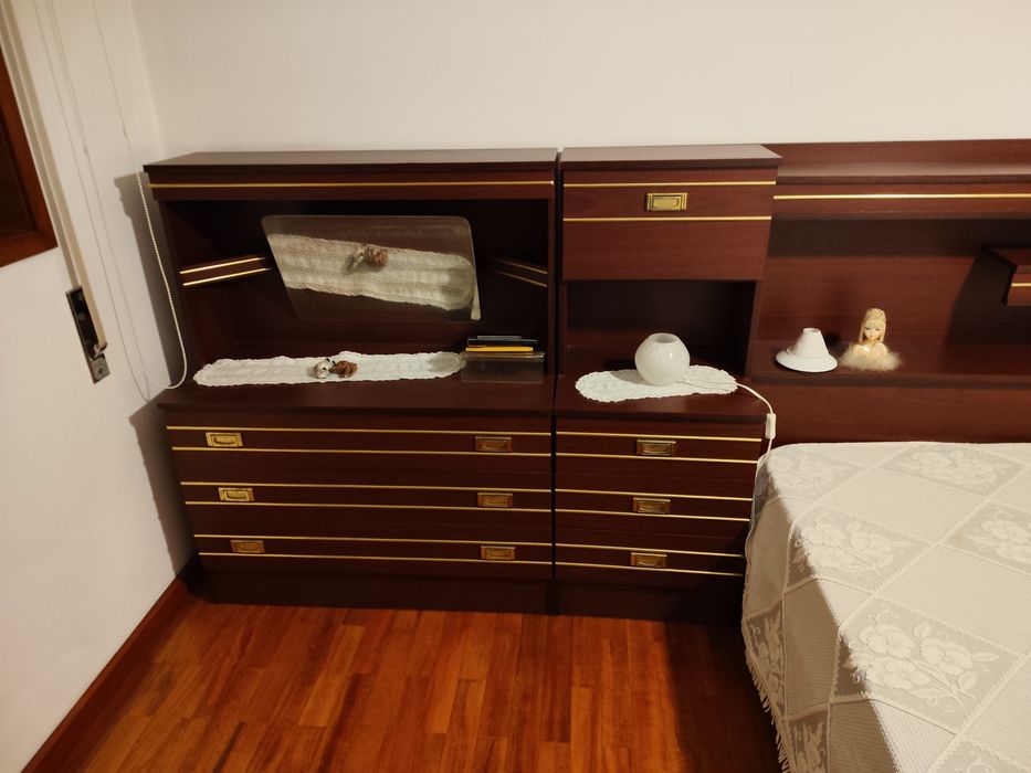 Quarto de casal com cabeceira