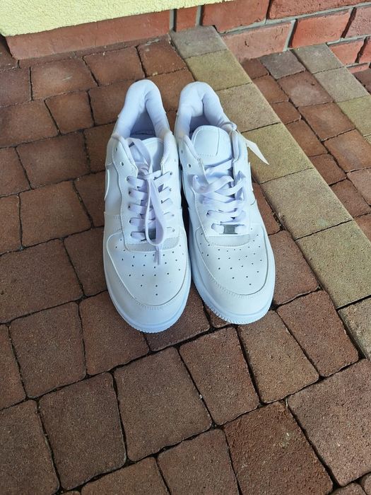 Buty Nike białe roz. 43