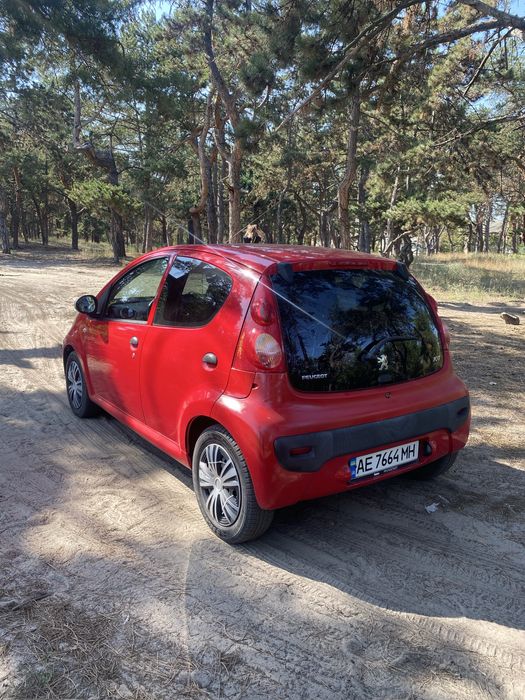 Продам Peugeot 107 (4,5л /100 км)