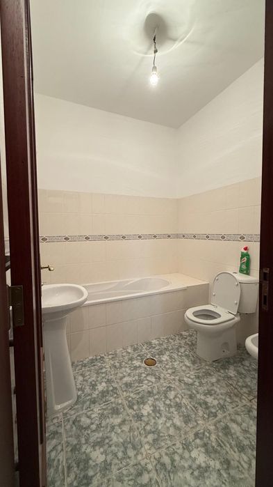 Vende-se casa em sambade alfândega da fé