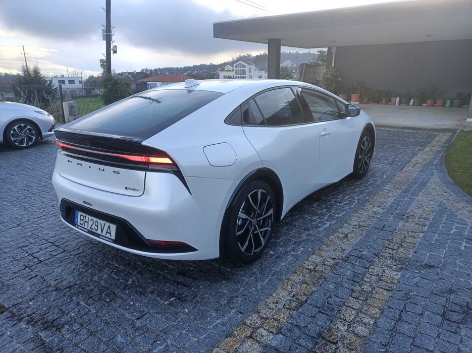 Toyota Prius plug-in luxury só 7645 klm (igual a novo)  Iva dedutivel