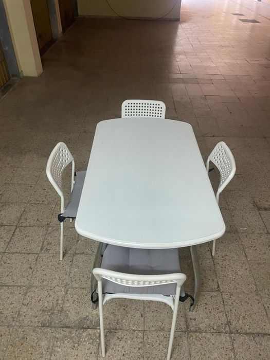 Mesa  cozinha mais 4 cadeiras