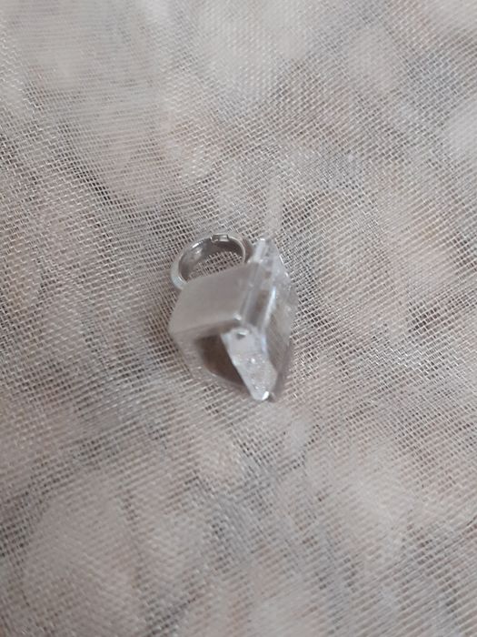 Srebrna zawieszka z cyrkonią