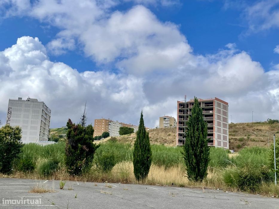 Terreno para Construção de Prédio - Lumiar  - Lisboa