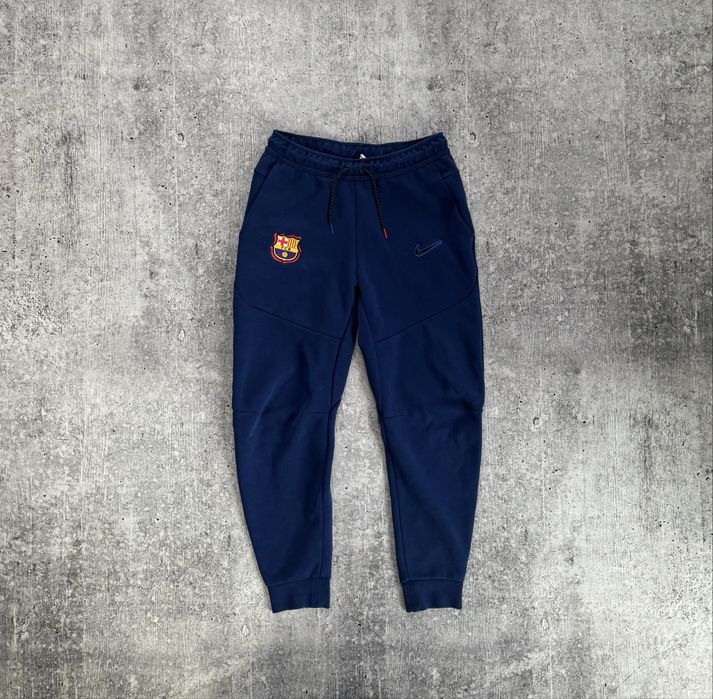Спортивные штаны Nike Tech Fleece Barcelona из новых коллекций