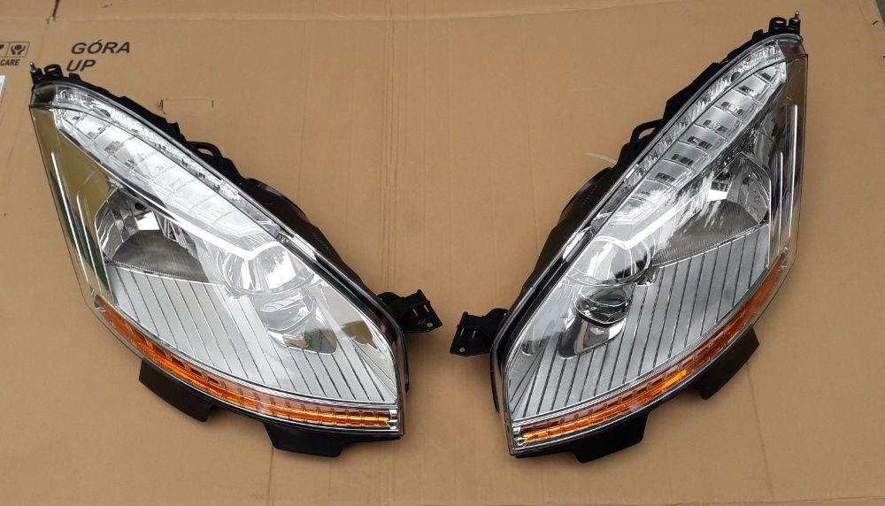 CITROEN C4 PICASSO 2006 - lmpa przednia lewa + prawa komplet