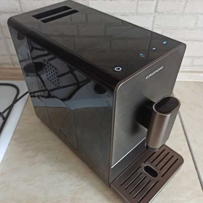 Автоматична кофемашина Grundig