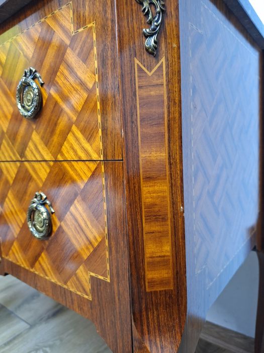 Stylowa intarsjowana komoda-antyk