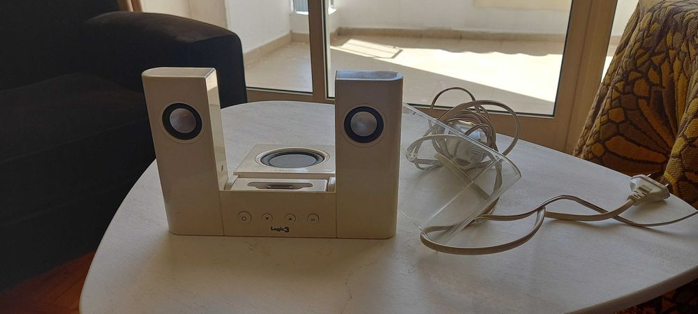 i - Station (Logic3)