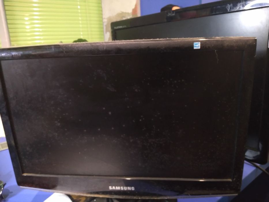 Манитор комп'ютерний