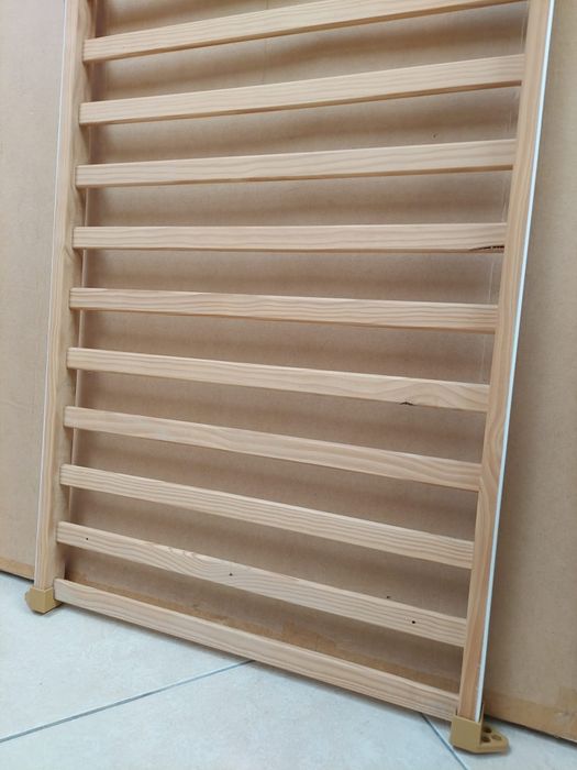 Cama de criança com grades