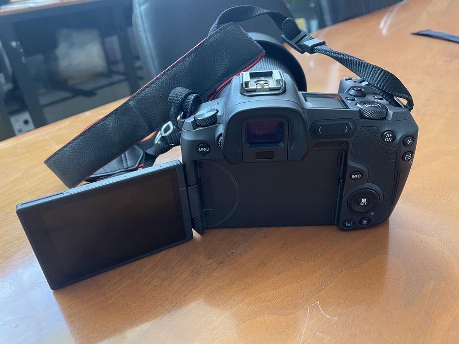 Canon Eos R com  Obj  RF 100-400mm F5,6-8,0 IS USM, bolsa e 2 baterias