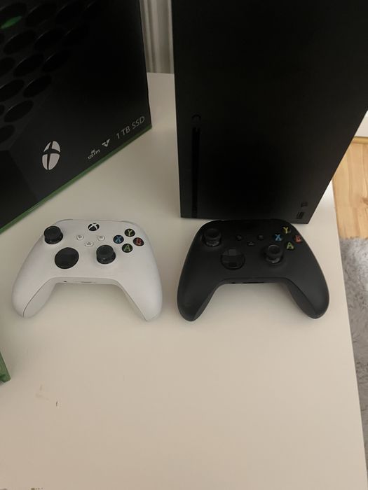 Xbox series x + 2 pady + gry + ubezpieczenie