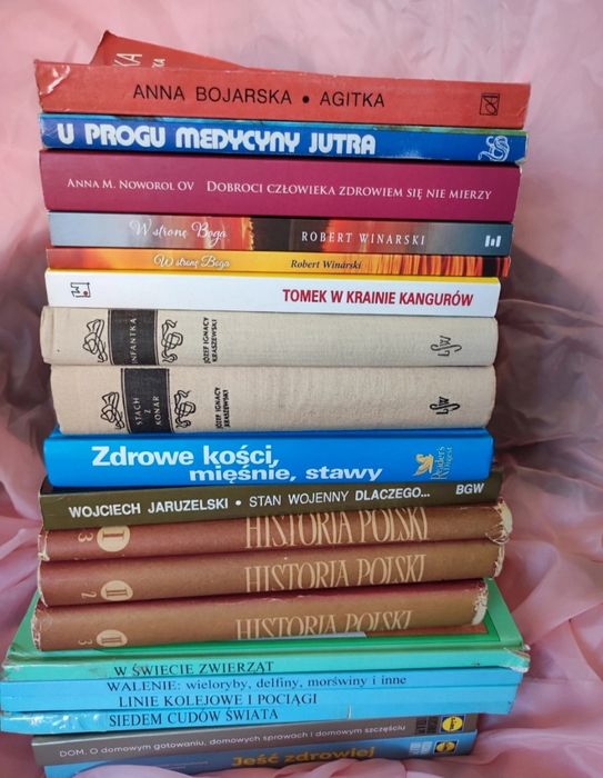 Zestaw książek różnych 19 sztuk