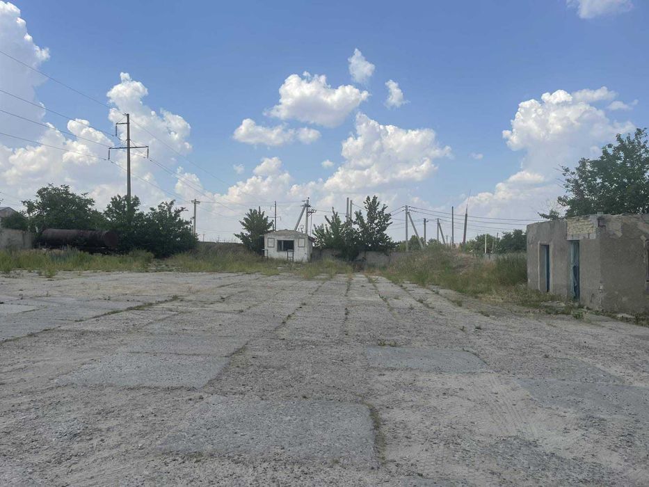 Промислово-технічна база (АТП) 679,7 м² на ділянці 37 соток