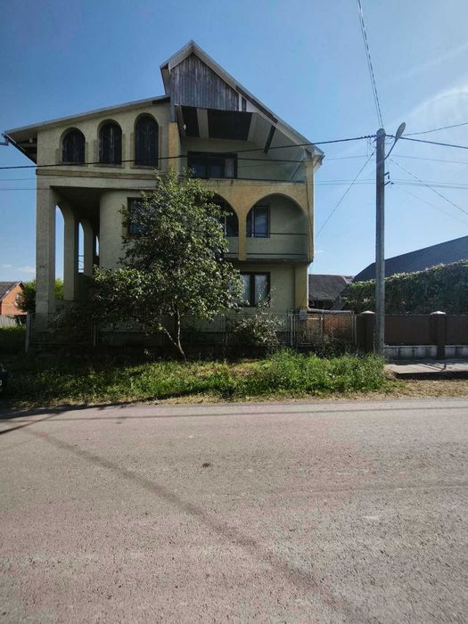 Продається просторий будинок у с. Червіньово Код: 54510