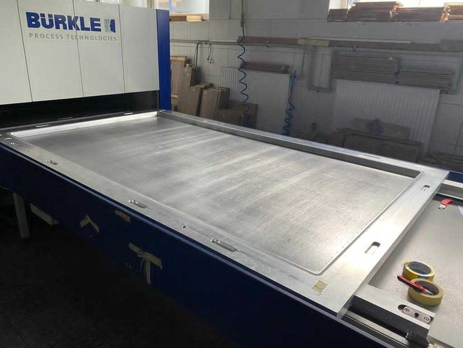 Prasa membranowa BURKLE M8 do foliowania MDF