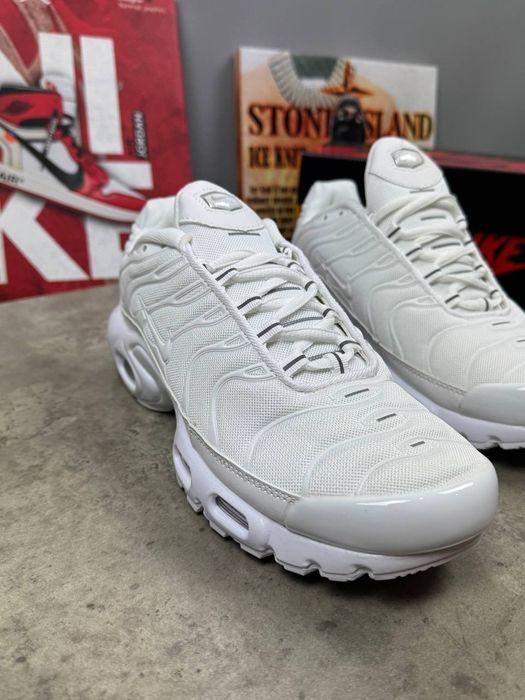 Nike tn білого кольору