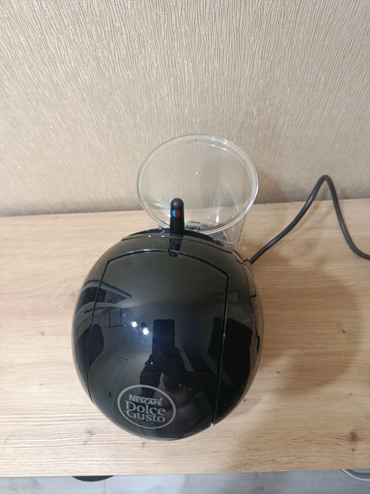 Кавоварка капсул ьна Dolce Gusto  (Nesskafe )
 Gusto  (Nesskafe )