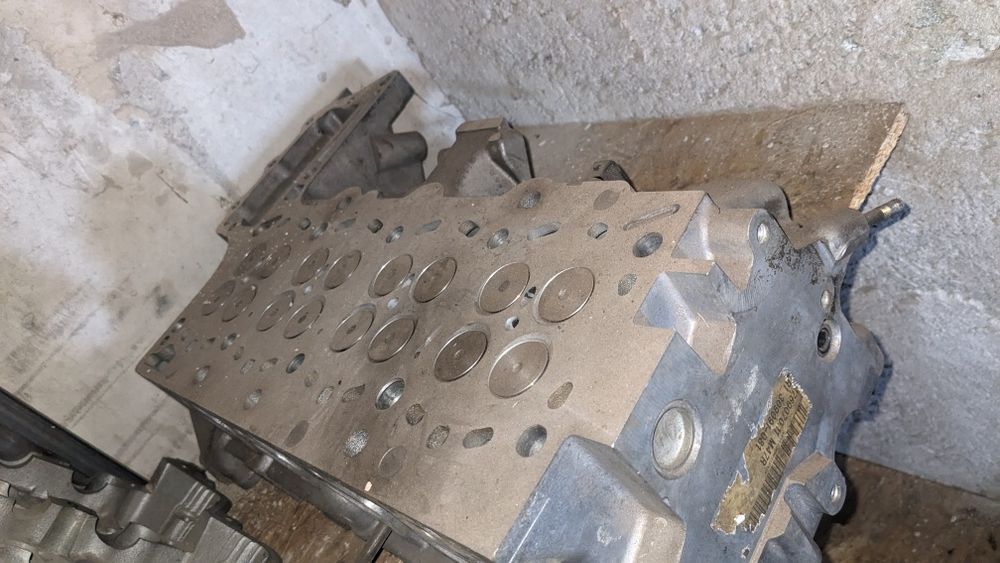 Головка блоку циліндрів гбц