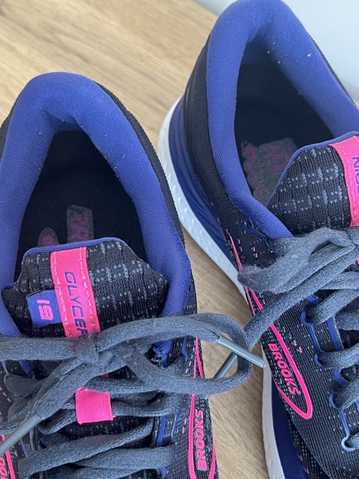 Продам якісні бігові кросівки Brooks Glycerin 19.