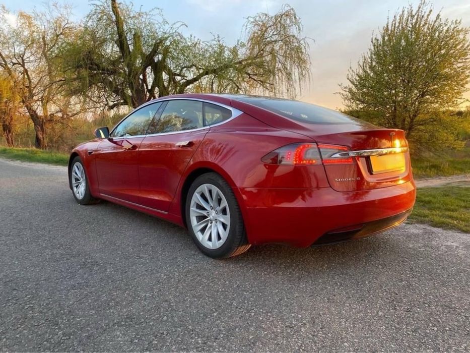 Tesla Model S 75D 2017 рік