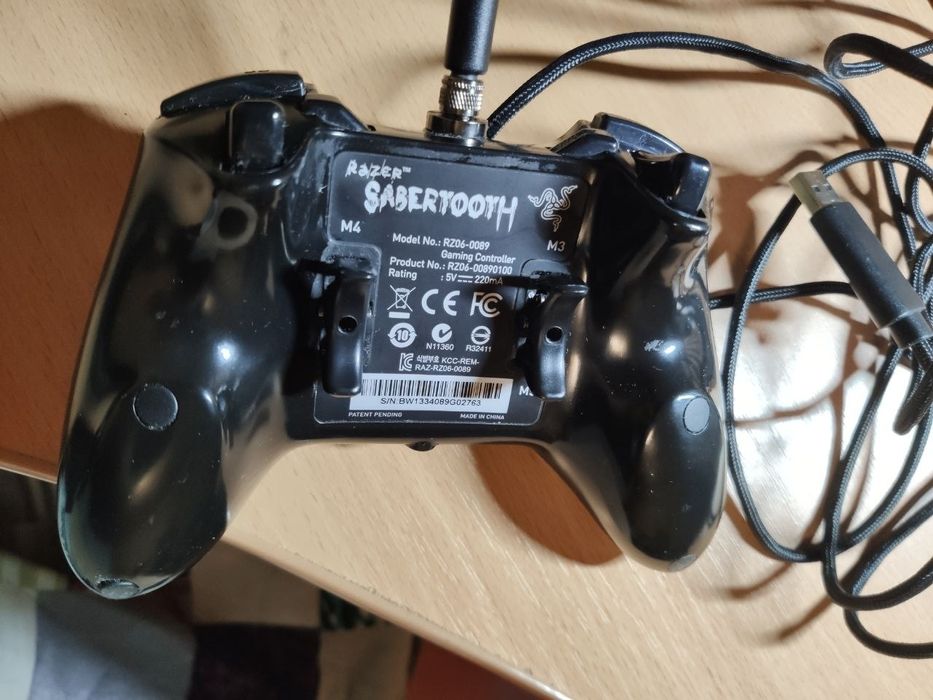 Продам геймпад Razer Sabertooth