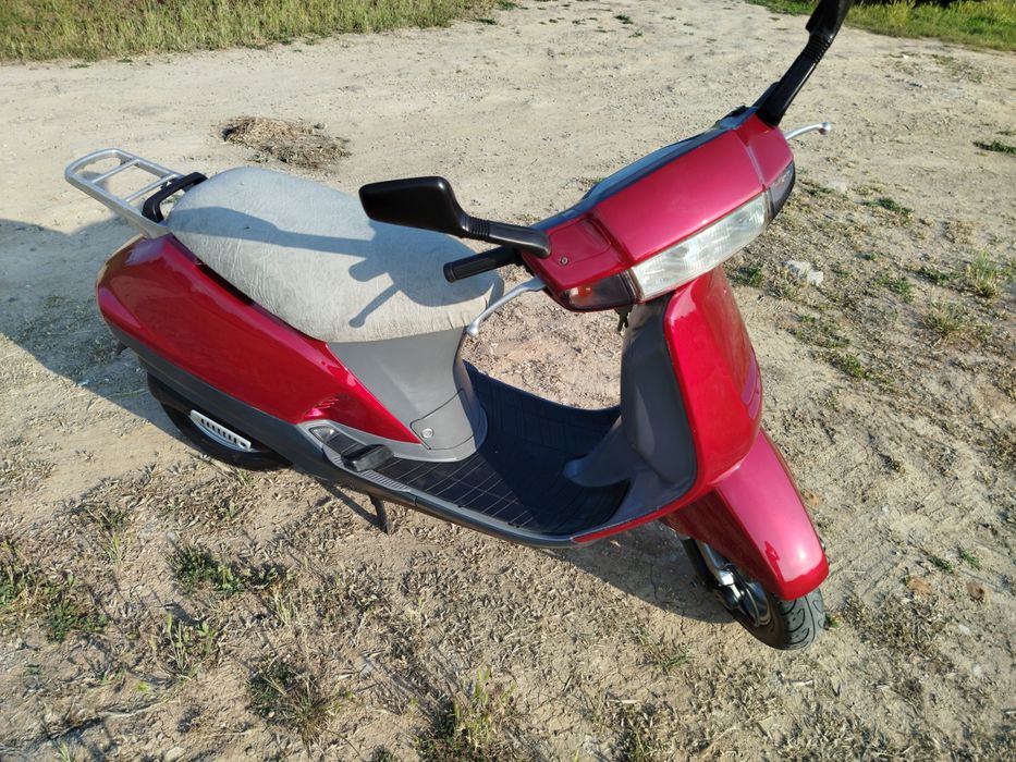 Продам скутер Honda Lead 90