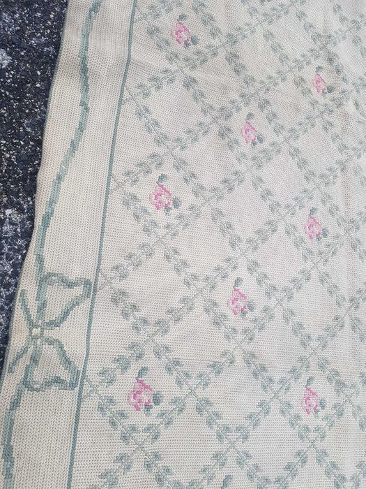 Tapete Arraiolos antigo 142x242cm