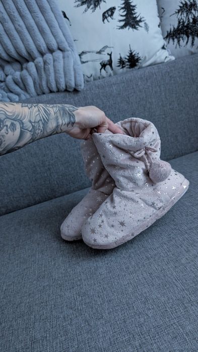 Nowe damskie różowe kapcie papucie papcie wysokie ciepłe 38/39