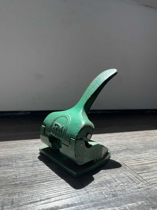 Furador de Papel FPM Verde