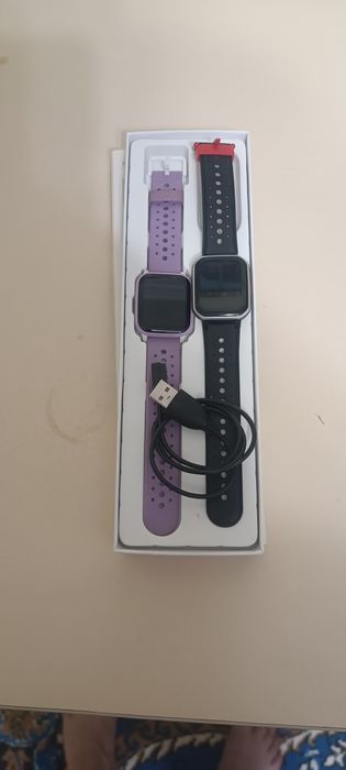 Детские смарт часы. Мальчик и девочка