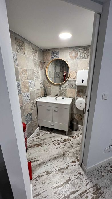 Escritório/Armazém 63m2 na zona da Foz - Próximo da Praça do Império
