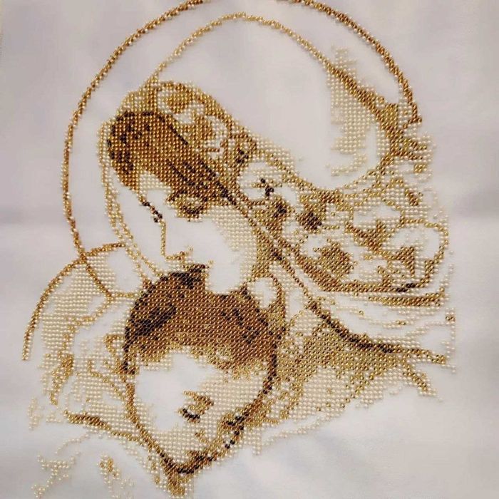 Картина вышитая бисером.